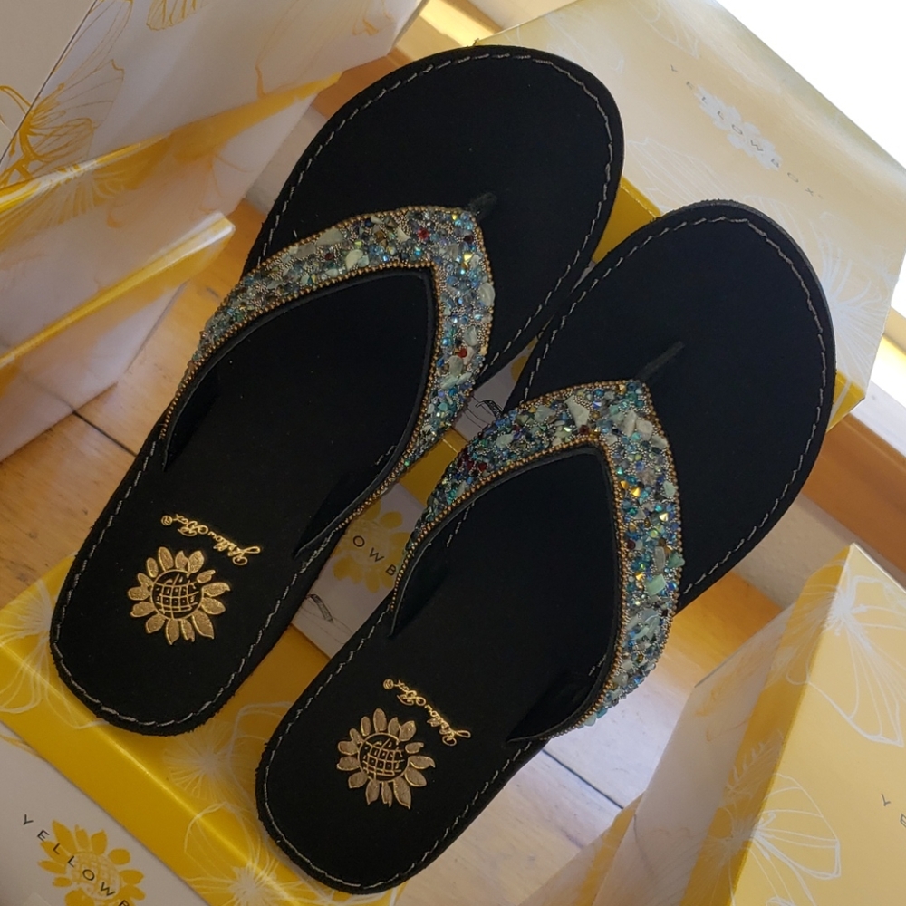 NWT Yellow box sandals